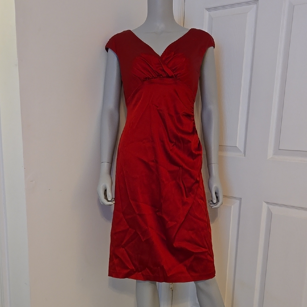 Lauren Ralph Lauren Elegant Red Dress with Cap Sleeves and Side Ruching Size 10